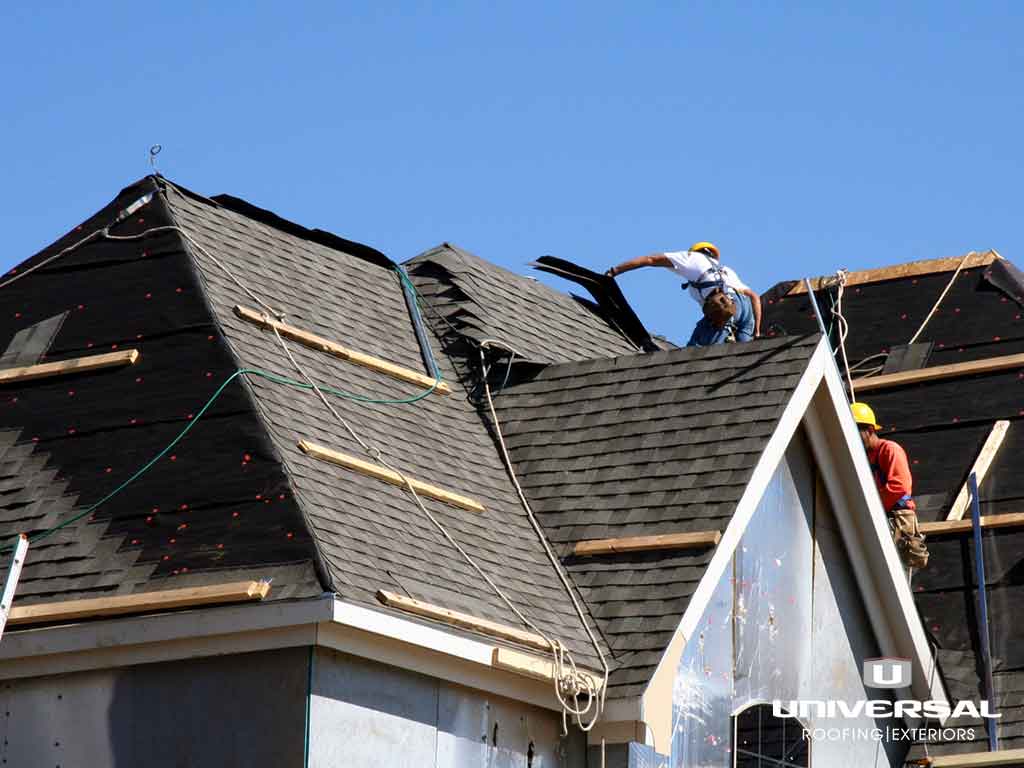 4 Ways You Can Make Your Roofing Project Succeed  width=
